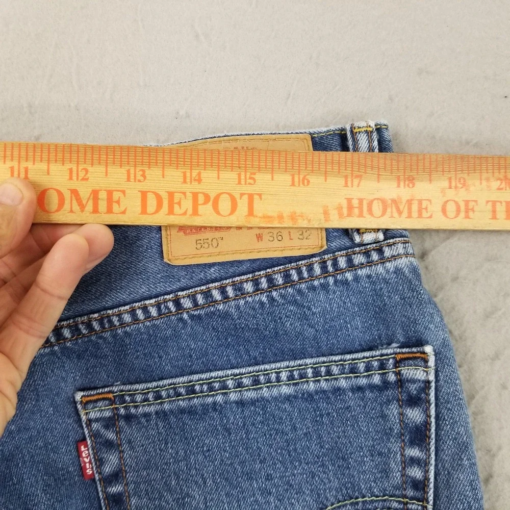 Levis Jeans Mens 36x32 Blue 550 Relaxed Fit Tapered Leg Denim Cotton 00550-4891
